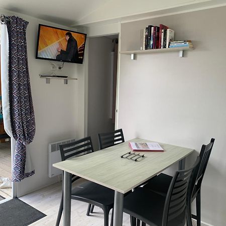 Mobil Home 10 M Et Mme Colas Litteau Exterior photo