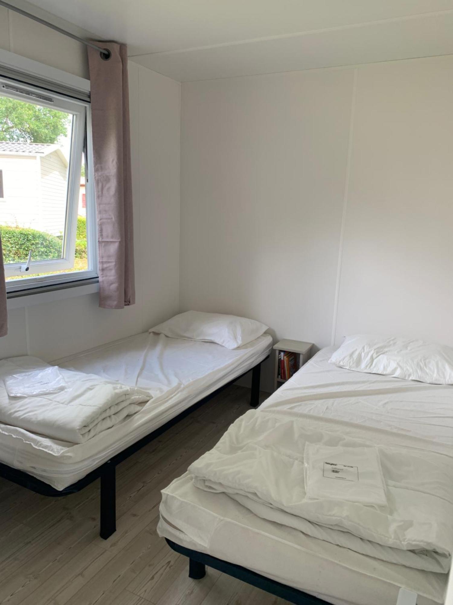 Mobil Home 10 M Et Mme Colas Litteau Exterior photo